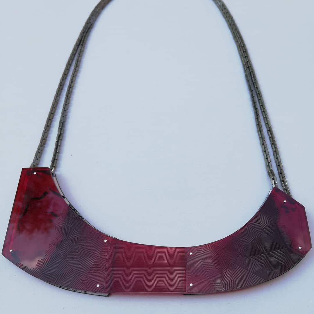 Kette "GEGENÜBER"
